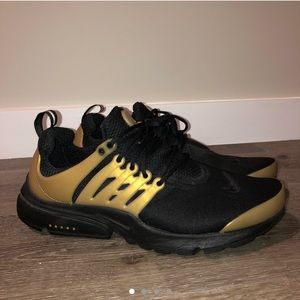 Nike Air Presto Black Metallic Gold Men’s size 9 (BARELY WORN/ LIKE NEW)